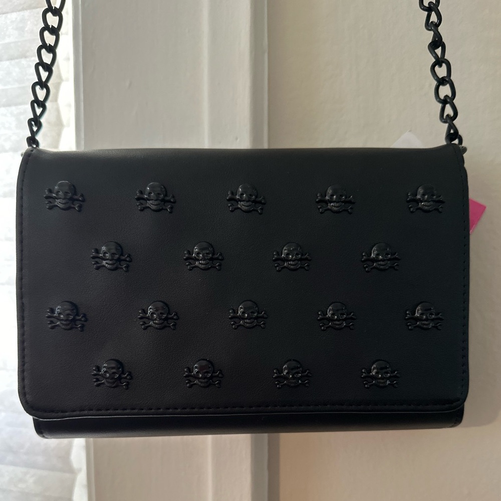 Betsy Johnson Black Skull crossbody